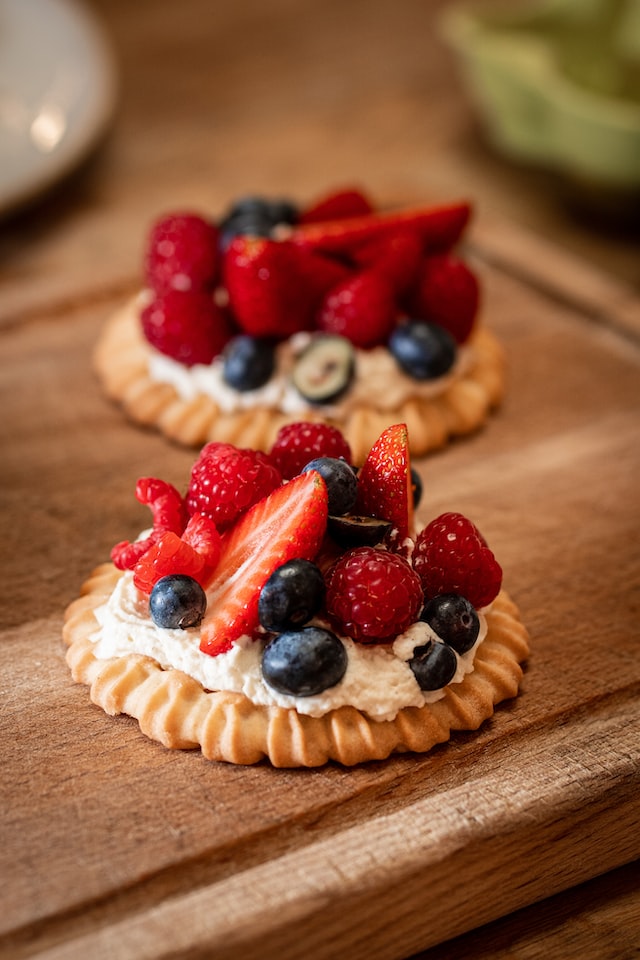 crostata ai frutti di bosco con crema all'acqua